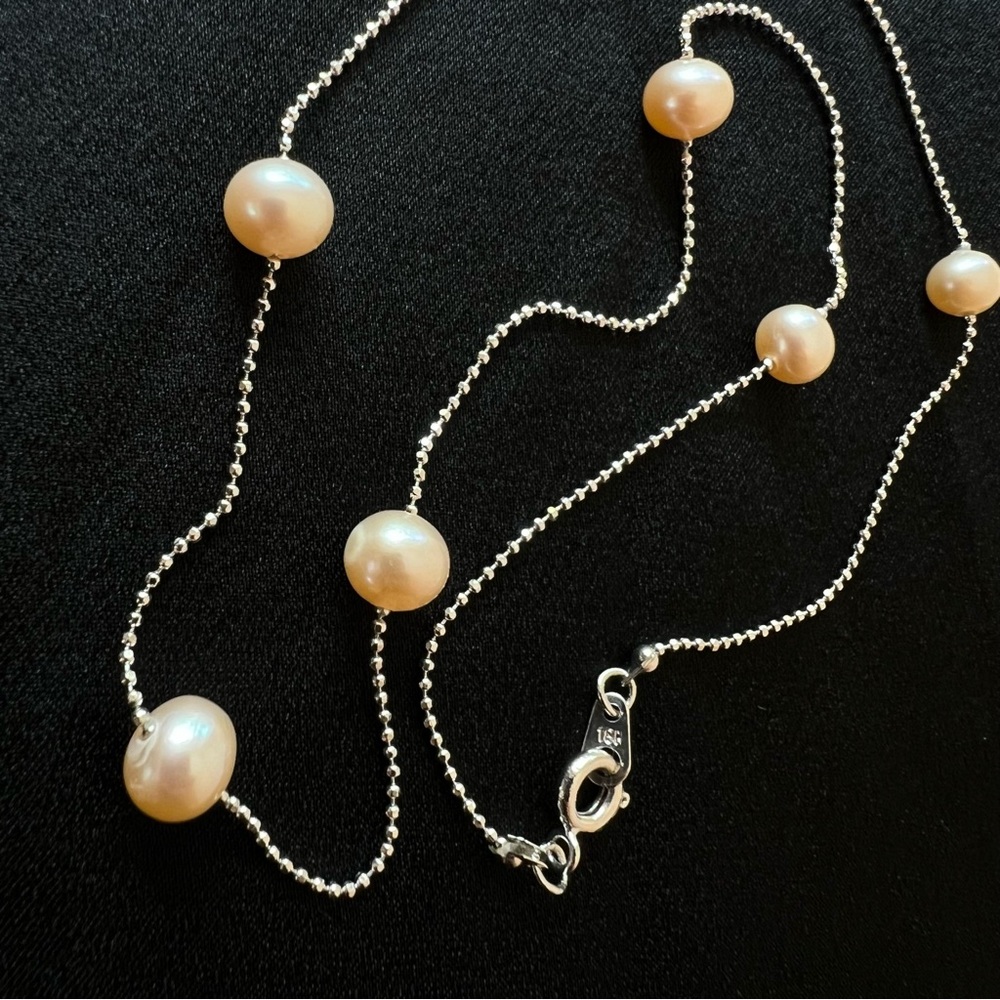 18K White Gold Chain With Light Pink Freshwater Pearls Necklace - Picture 3 of 3